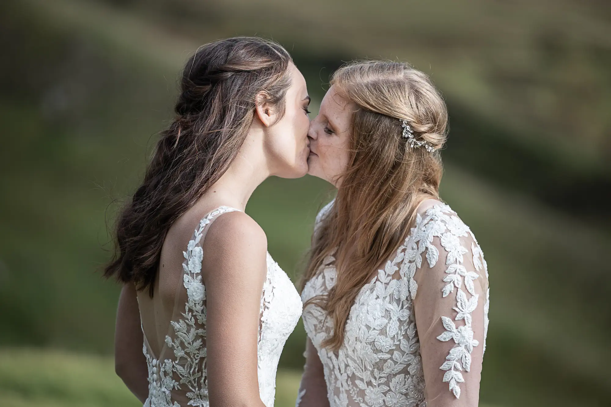 newlywed brides' first kiss