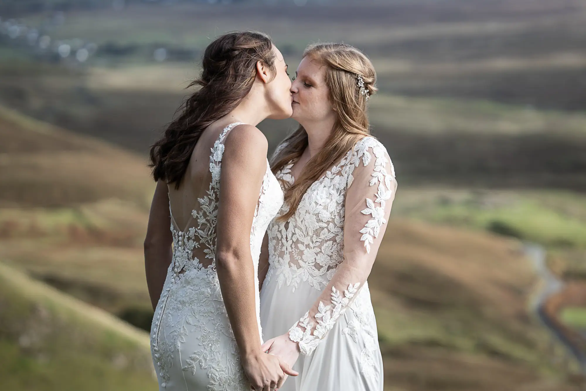 lesbian brides kissing