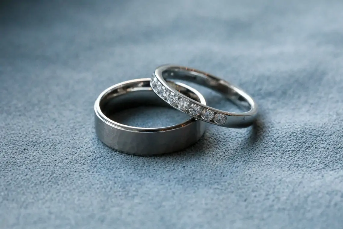 bride and groom's platinum wedding rings