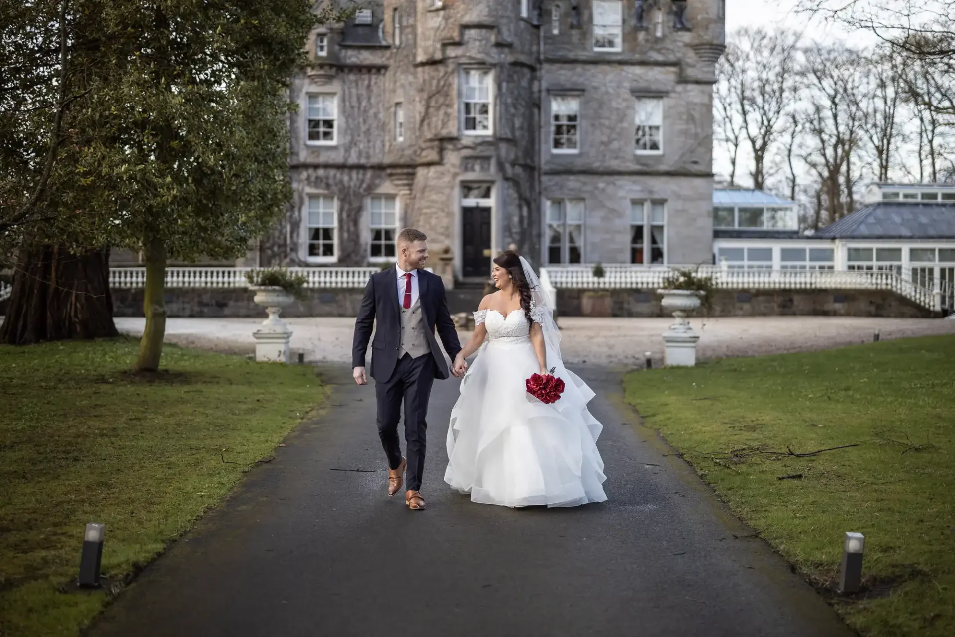 Carlowrie Castle wedding photos for Taylor and Brett's fairytale celebration