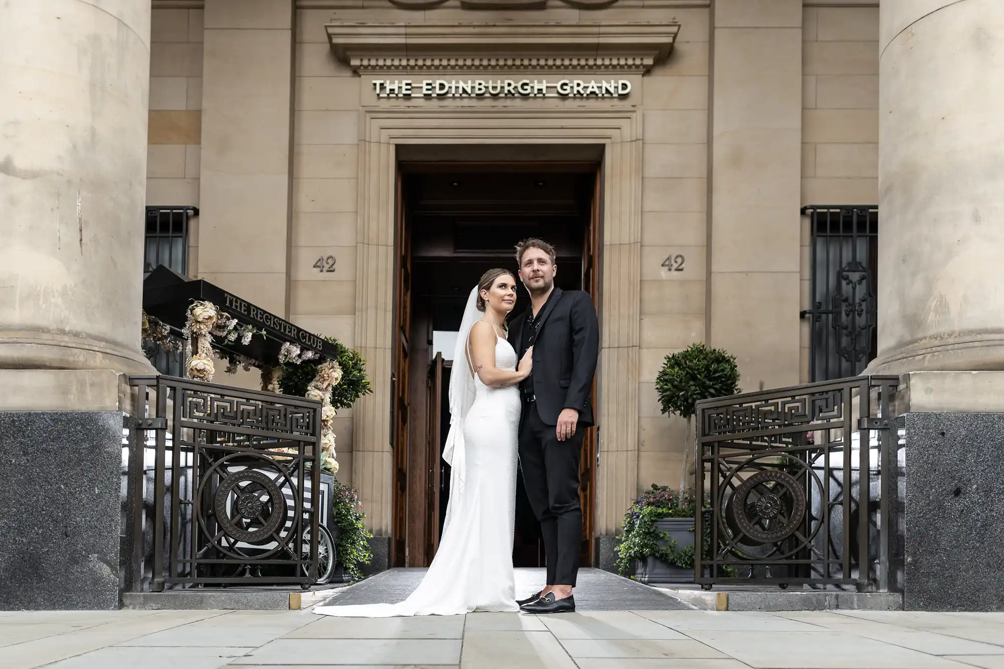 Cheval The Edinburgh Grand photos – the chic city wedding of Claire and Christopher