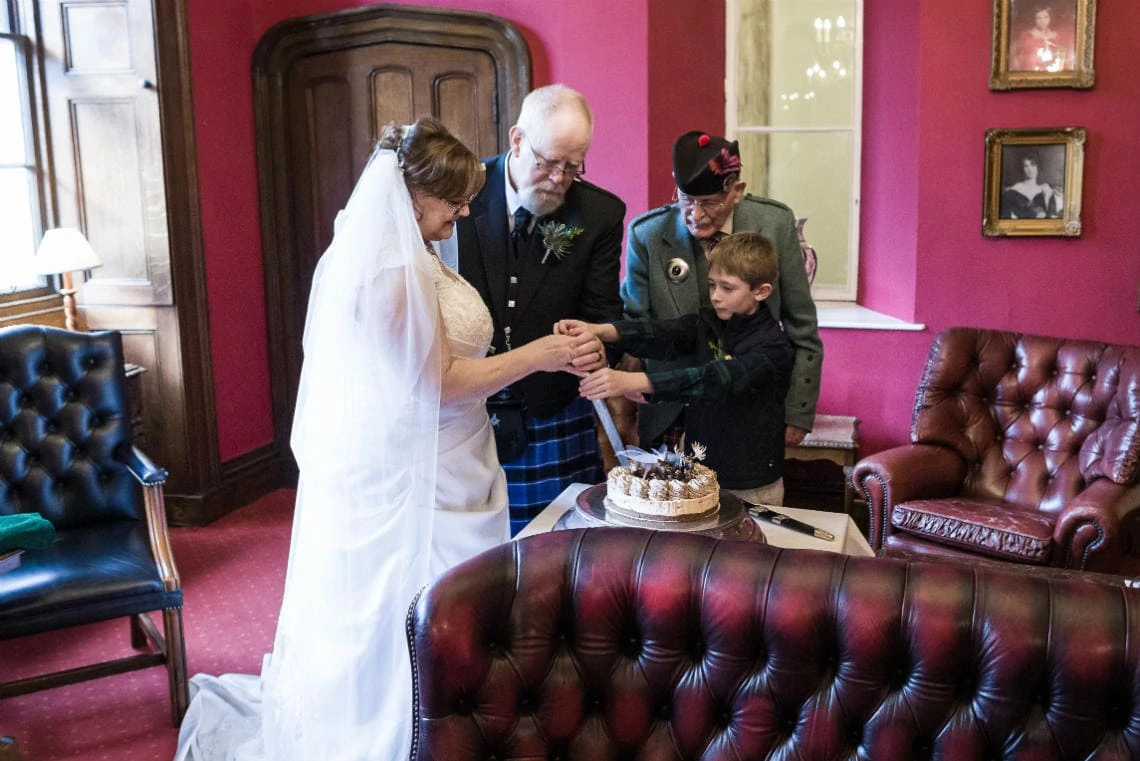 Dalwolsey Suite - cutting the cake