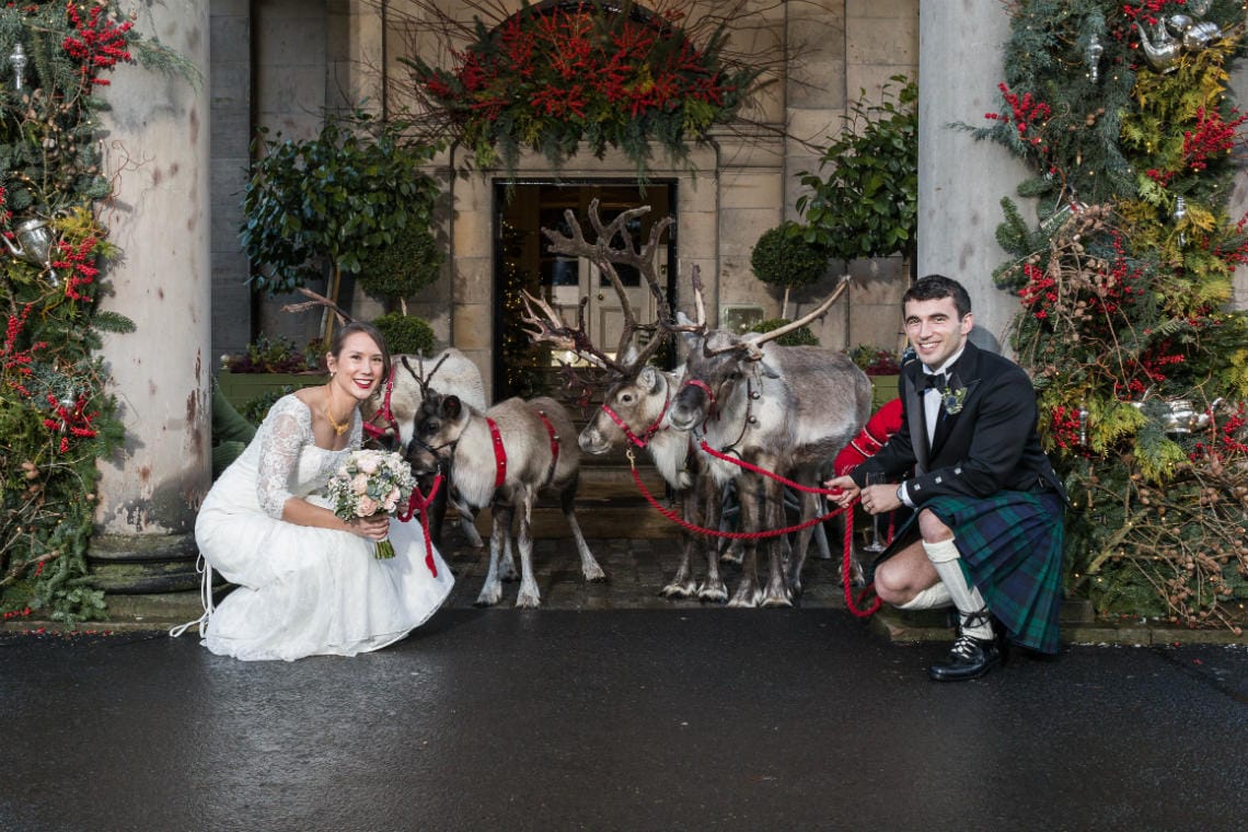 Exterior entrance newlyweds with Reindeer