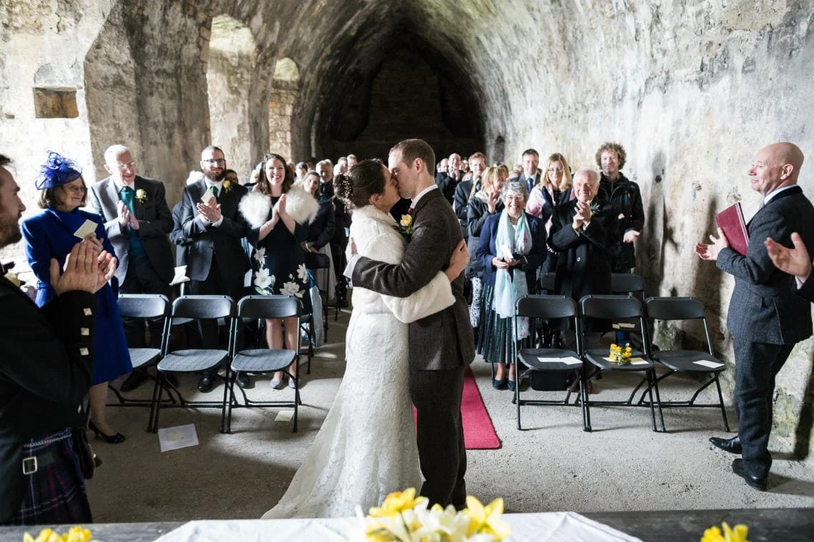 newlyweds' first kiss in the Abbey