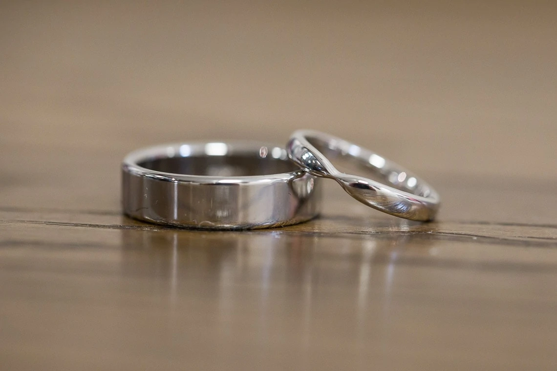 bride and groom platinum wedding rings