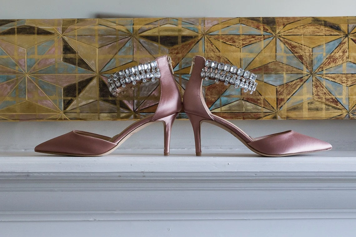 bride's pink shoes