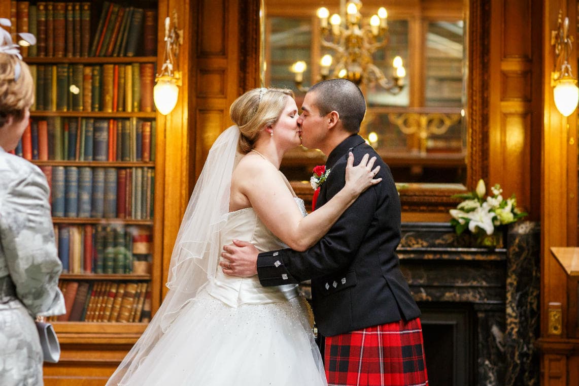 newlyweds' first kiss in the New Library